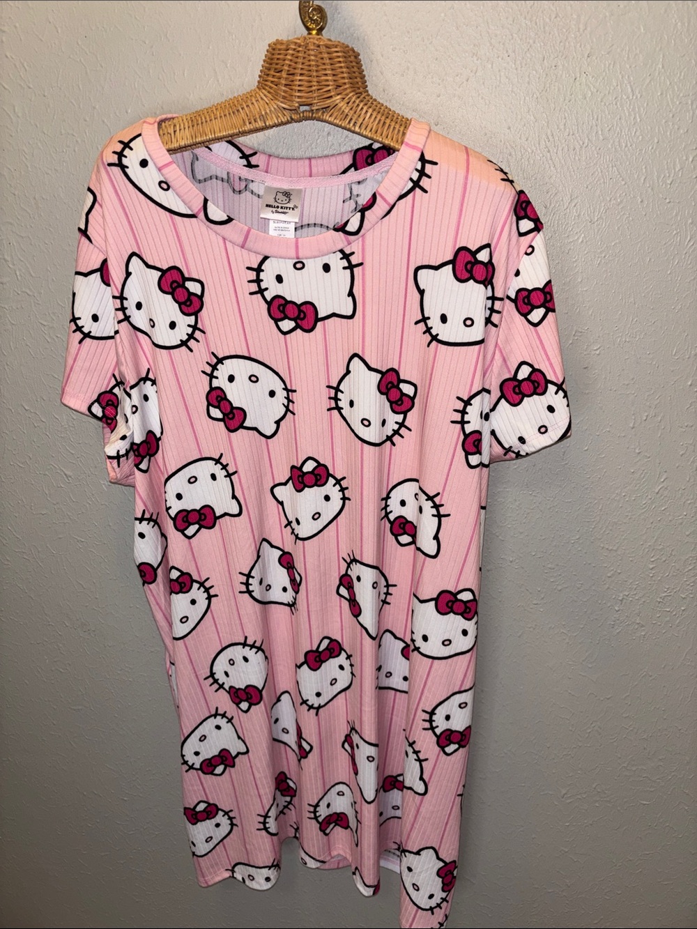 NWT Sanrio Hello Kitty Night Gown Sleepwear Women’s Sz 2X